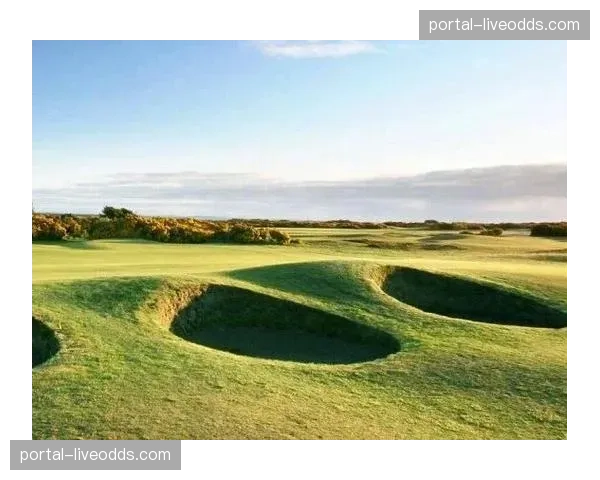 特写：圣安德鲁斯老球场迎来2026年首批国际高尔夫历史研学团